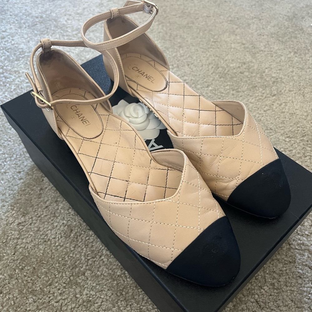 Chanel 2-tone Ballerinas with Strap